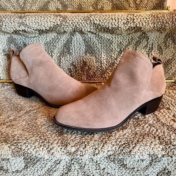 EUC Lucky Brand Bollo Tan Suede Bootie Ankle Boots Shoes Size 8 M - Picture 2 of 8